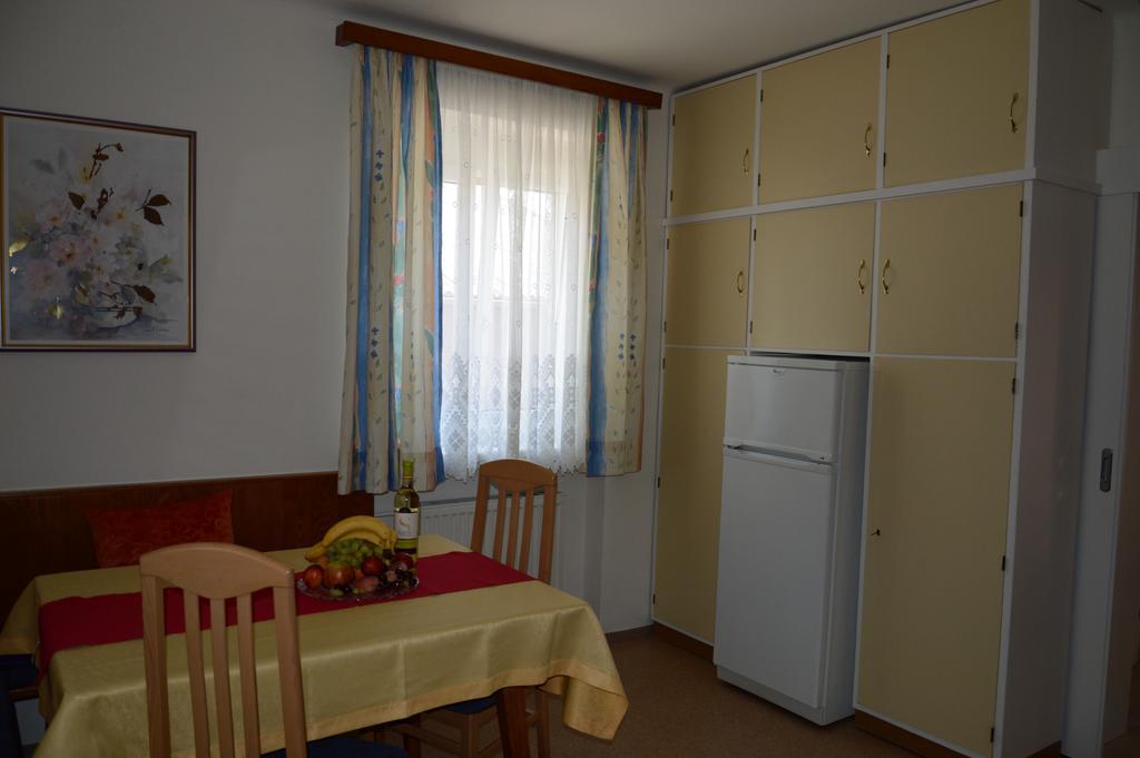 Haus Thon Apartamento Bodensdorf Exterior foto