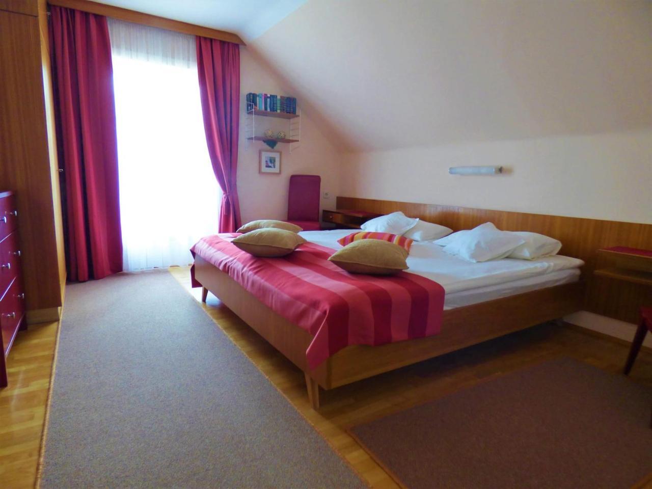 Haus Thon Apartamento Bodensdorf Exterior foto